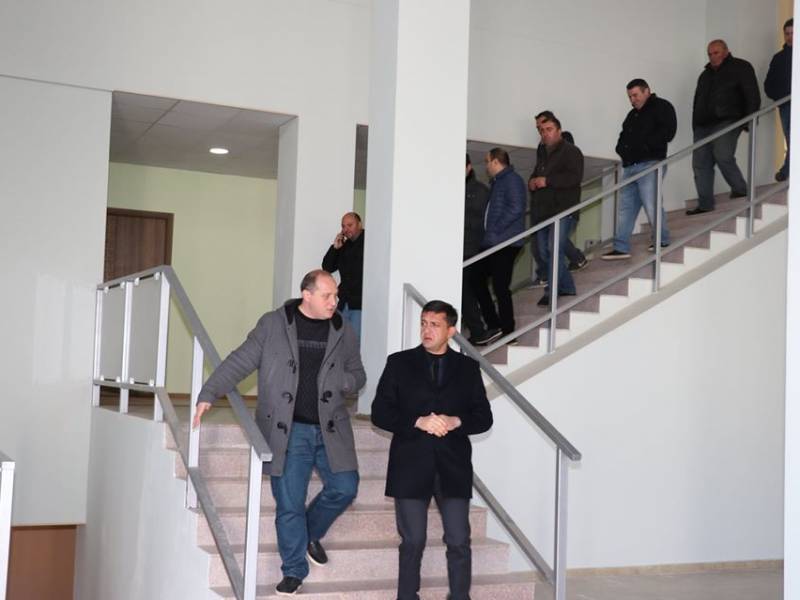 ქალაქ ცაგერში სპორტ-კომპლექსის მშენებლობის დასრულებული სამუშაოები მოინახულეს